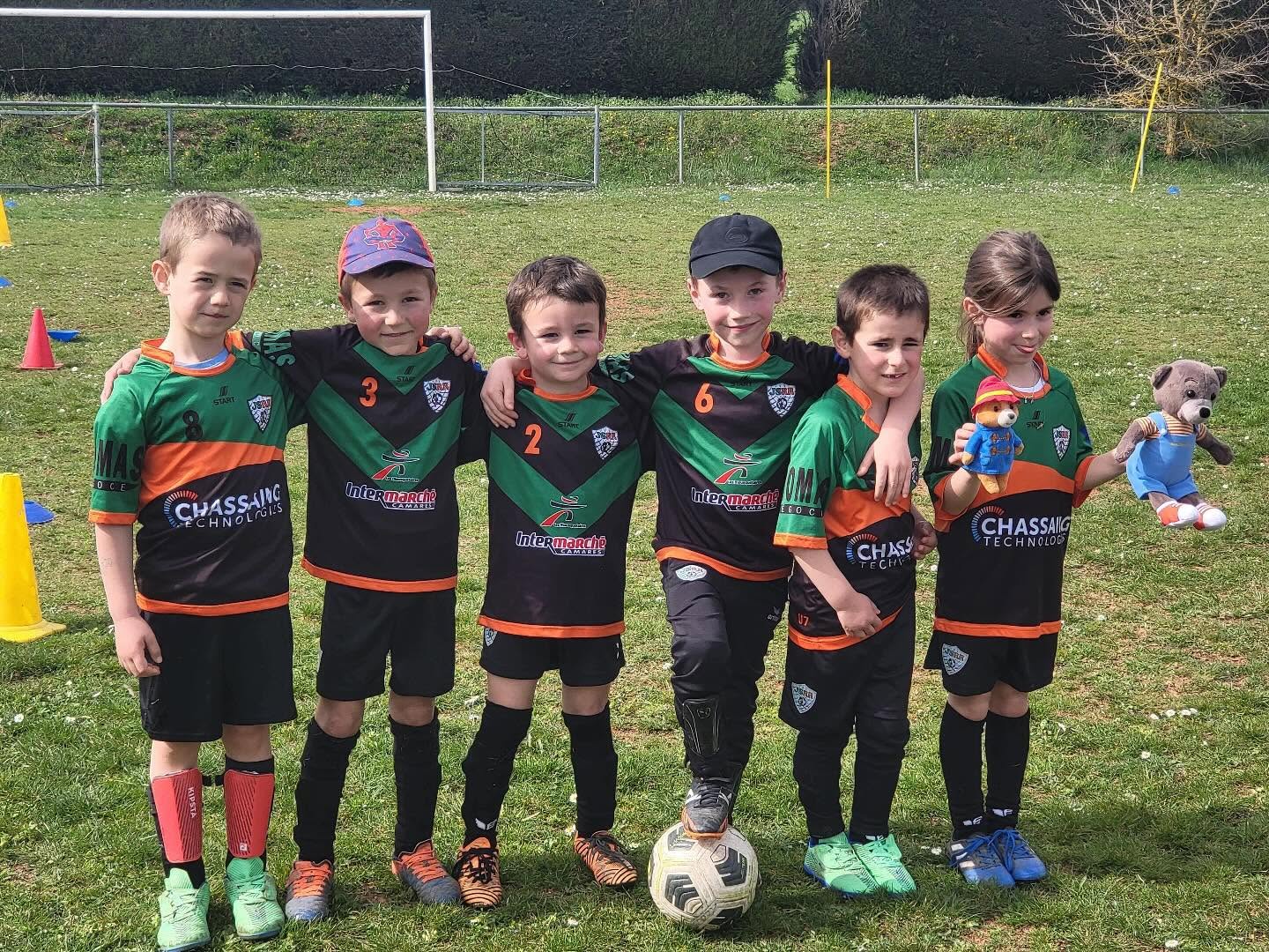Enfants de l'école de foot JSRR U7 sur le terrain